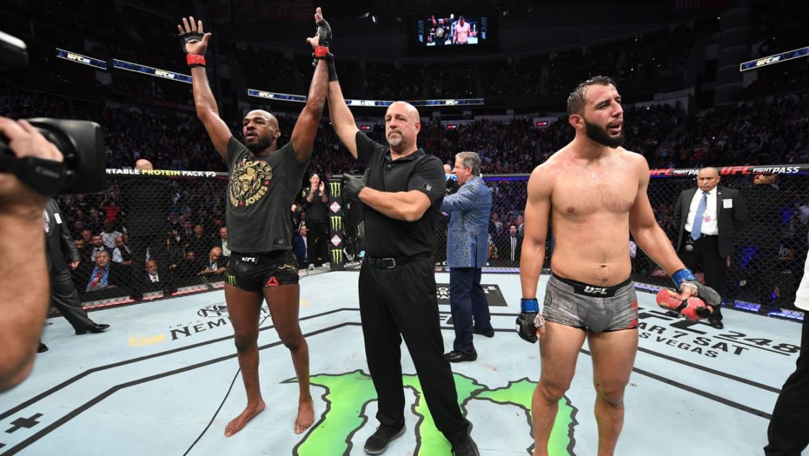 como funciona pontuação no MMA